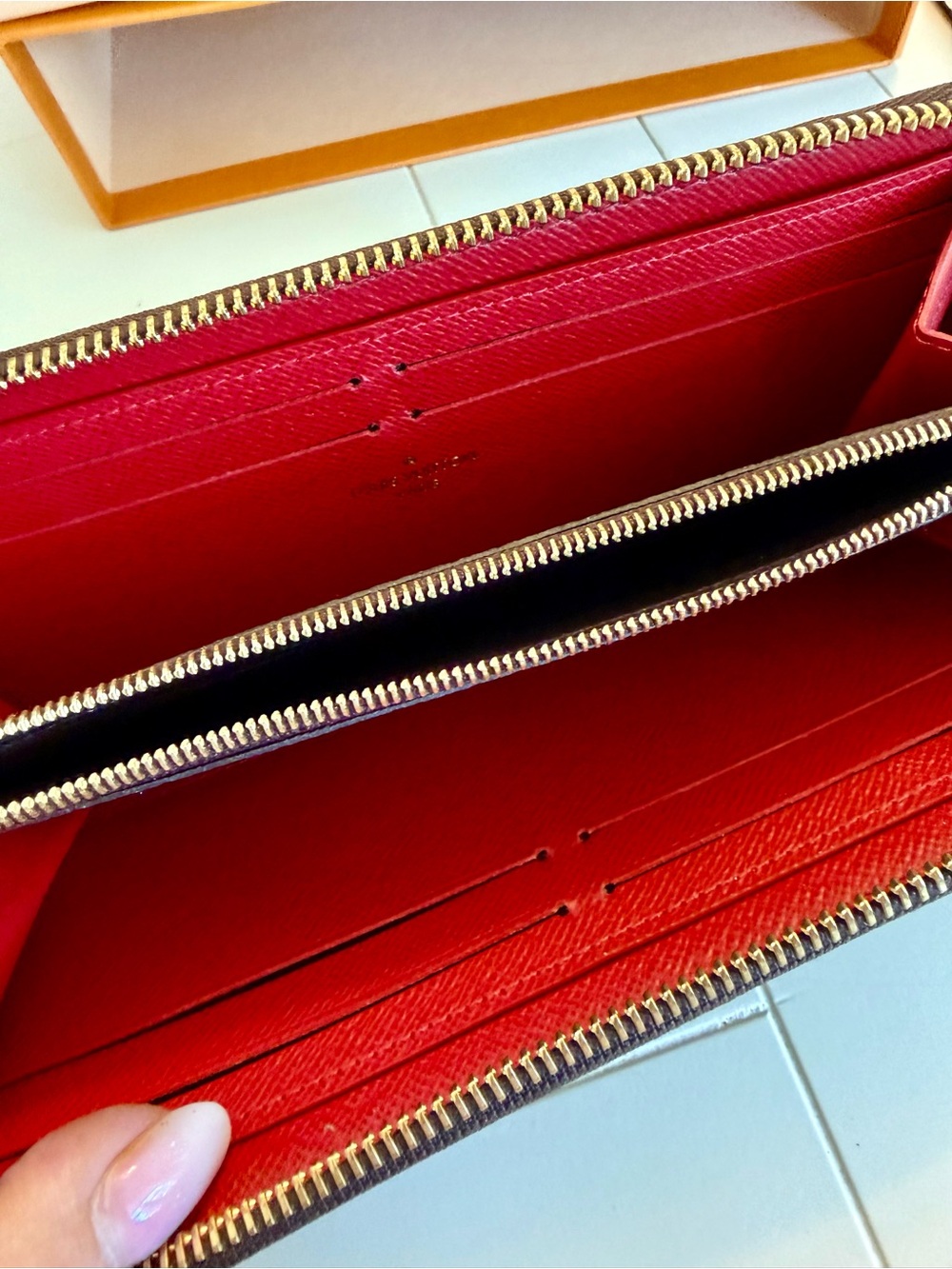 Louis Vuitton Clémence Wallet Damier Ebene Red Interior + Full Packaging - Picture 9 of 14
